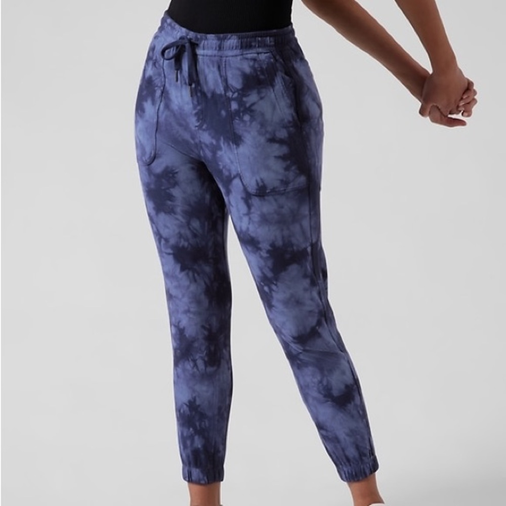Athleta Farallon Crystal Dye Dress‎ Blue Tie-Dye Jogger Athletic Pull On  Pants